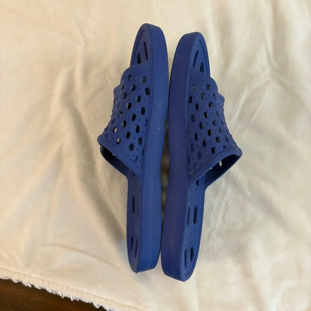 N/A comfortable blue